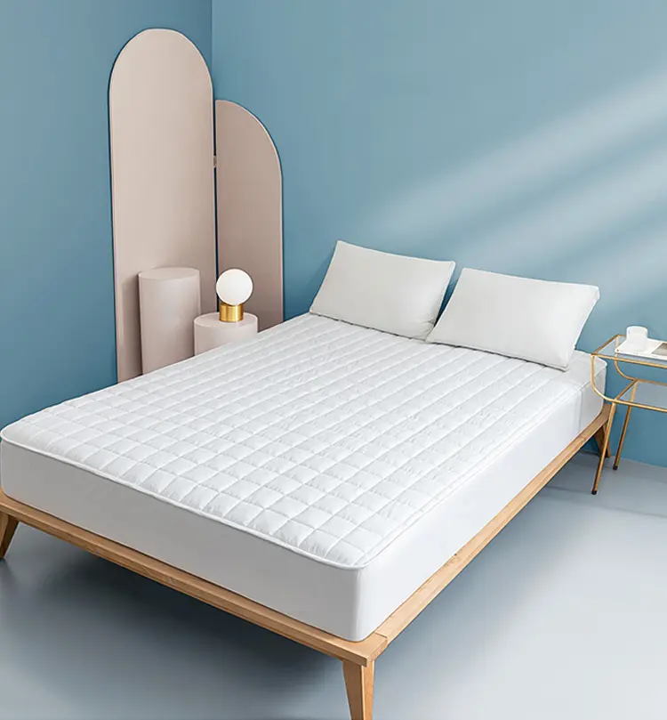 Hotel Bedding