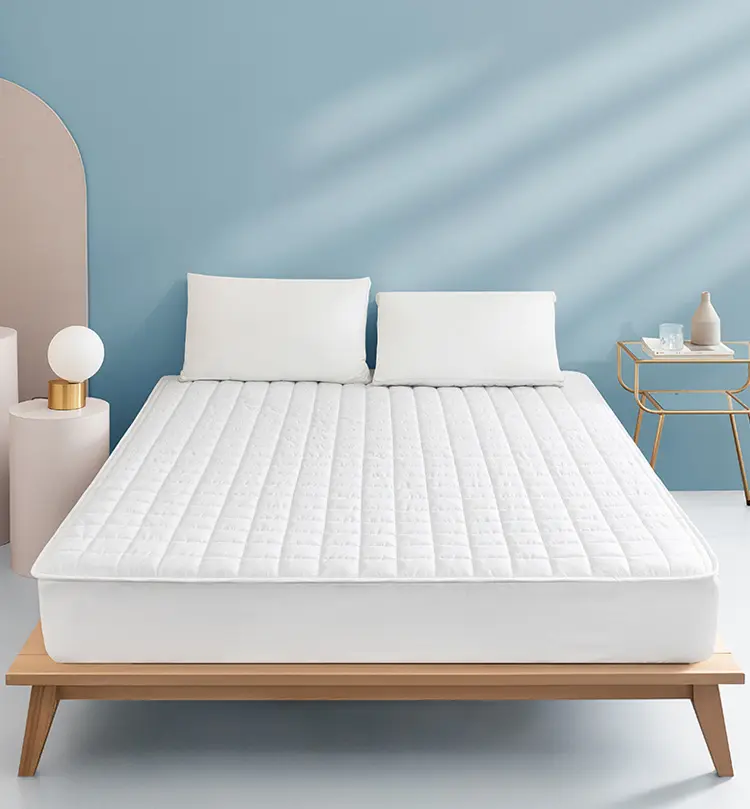 Hotel Bedding