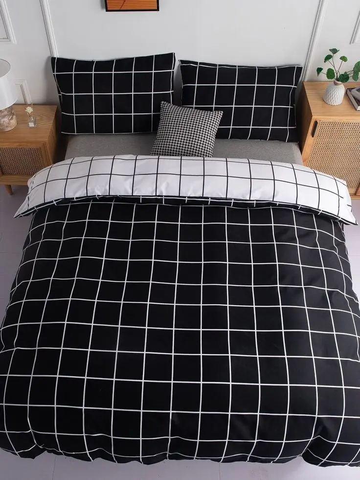 Black and White Comforters